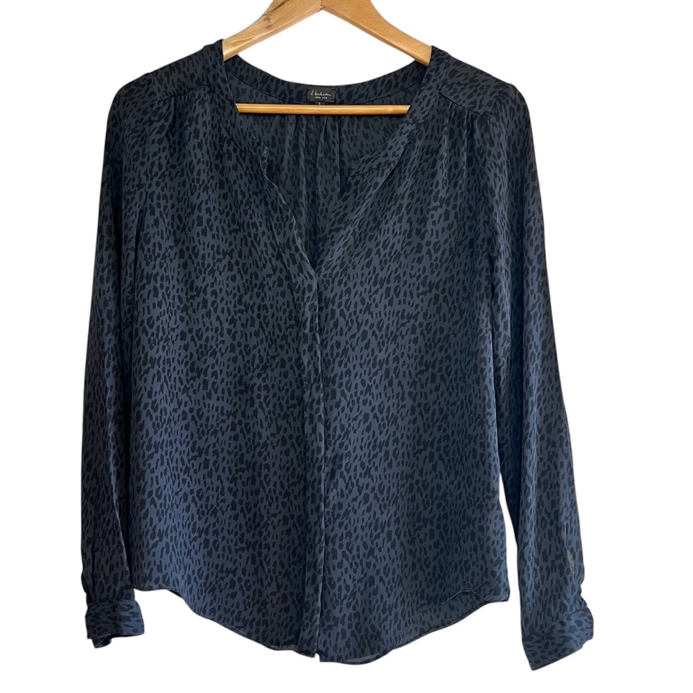 Babaton silk leopard print long sleeve button down top Sz S excellent condition